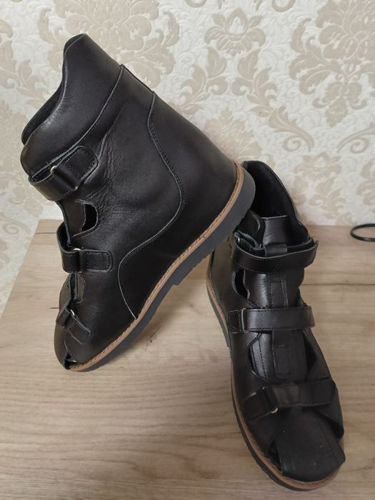 Отдам ортопедические обувь