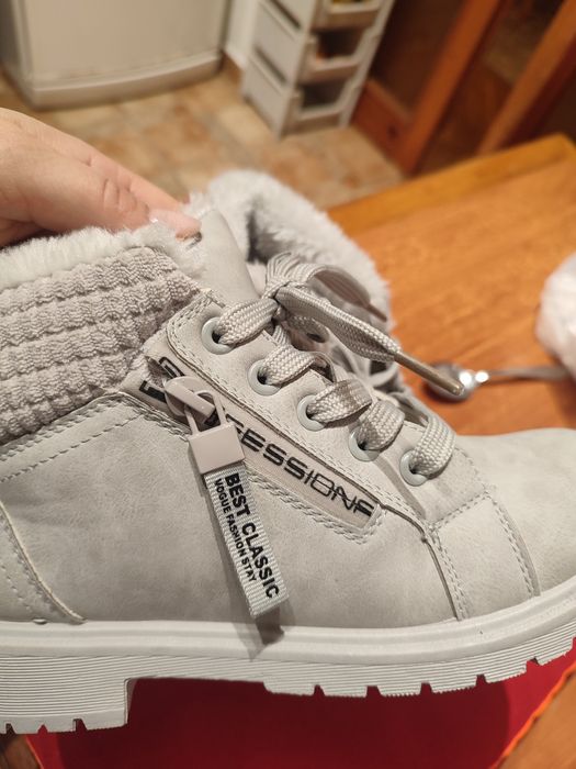 Нови сиви боти 35 номер