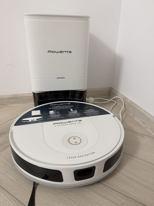 Aspirator robot Rowenta cu statie de incarcare si functie de spalare