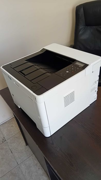 Отличен! Лазерен принтер Kyocera p2040 dn с дуплекс и мрежа