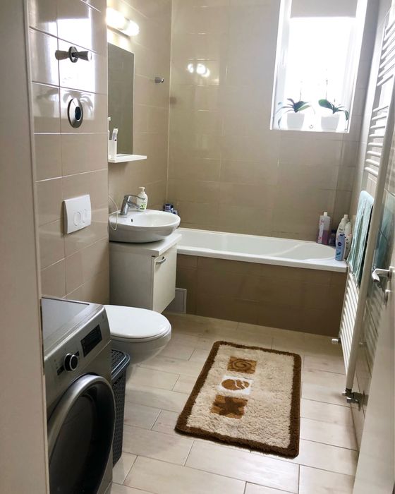 Vand garsoniera total decomandata 42mp utili cu Boxa inclusa