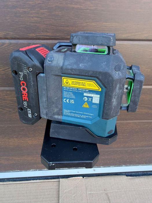 Bosch nivela cu 3 linii verzi