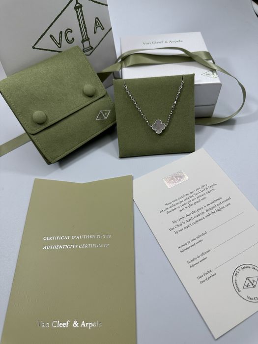 Brățară Van Cleef & Arpels White Gold 750 White Pearl