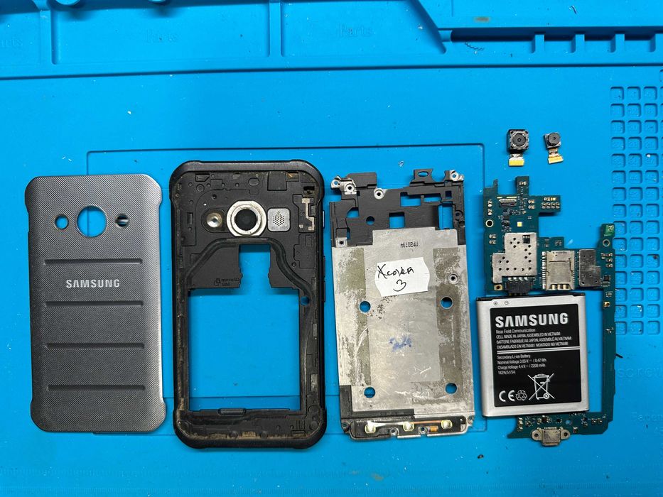 Samsung Galaxy XCover 3 на части