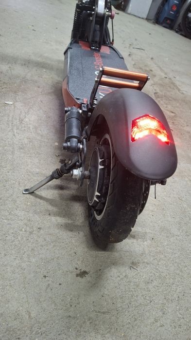 Продам kugo m4 .