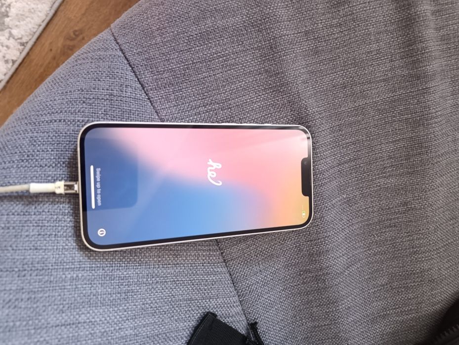 iPhone 13, 256GB, със зарядно, БЕЗ КУТИЯ.