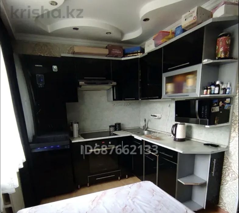 Продам угловой кухонный гарнитур