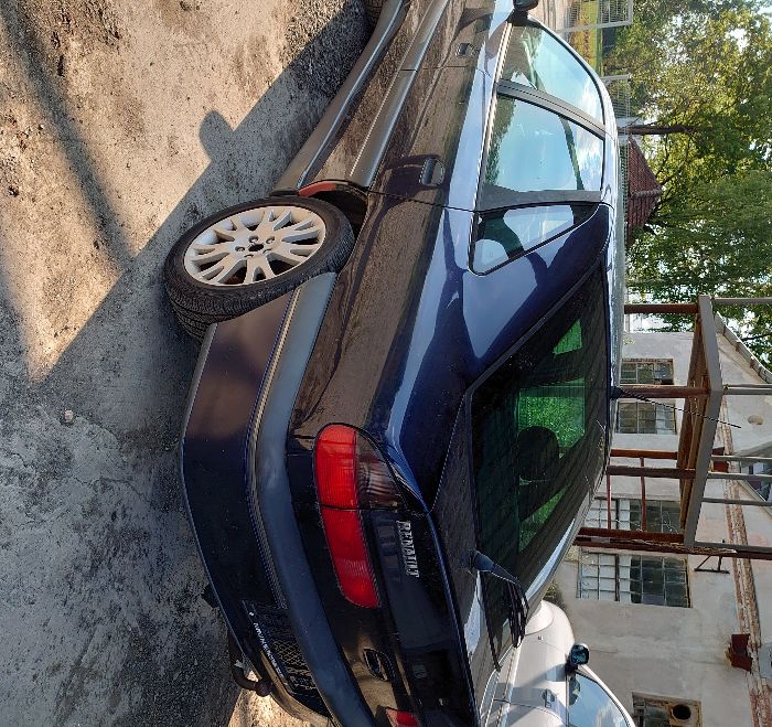 Продавам Рено Сафран 1 и 2 генерация на части