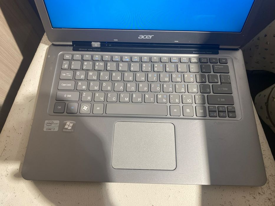 Алюминиевый ультрабук Acer intel core i7/SSD 256