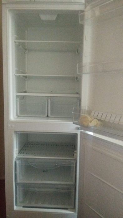 Холодильник indesit