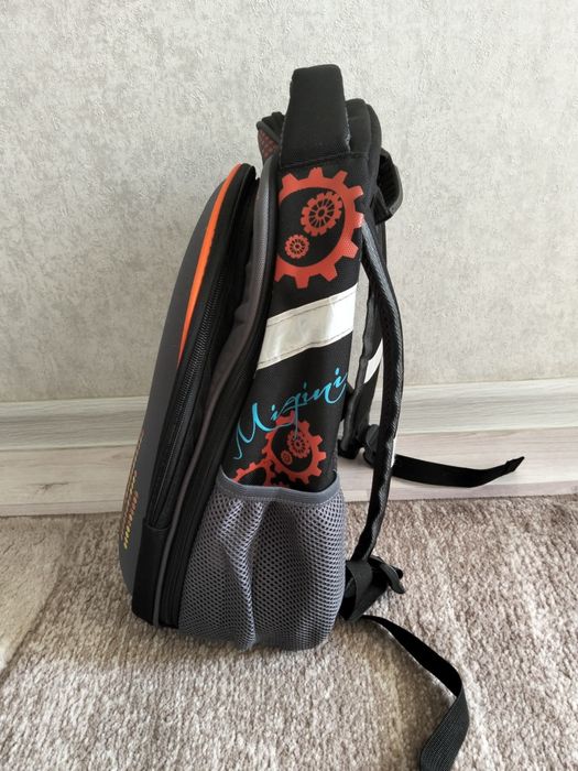 Рюкзак  школьный