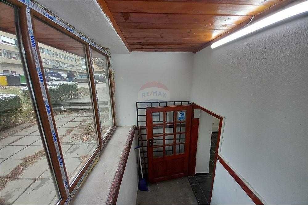 Продава се Офис в Разград, Бели Лом - 14 кв.м за 2368 €/кв.м - Снимка #2
