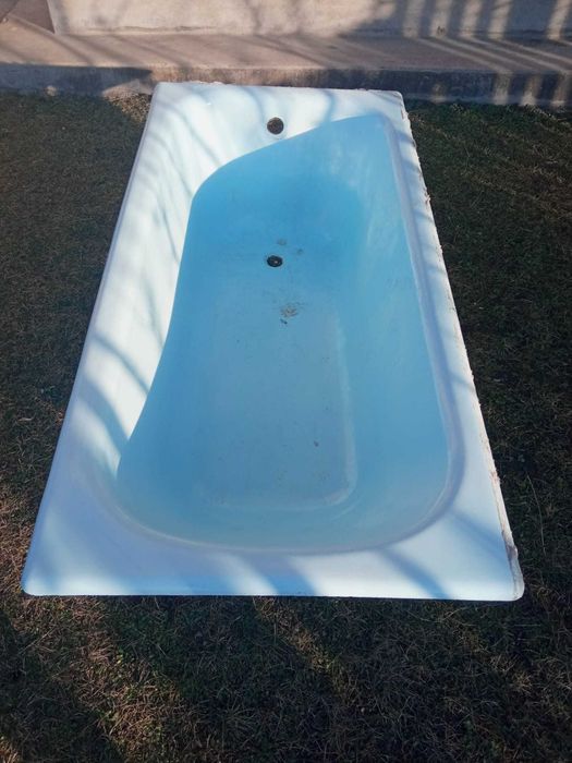 cadă de fonta impecabilă