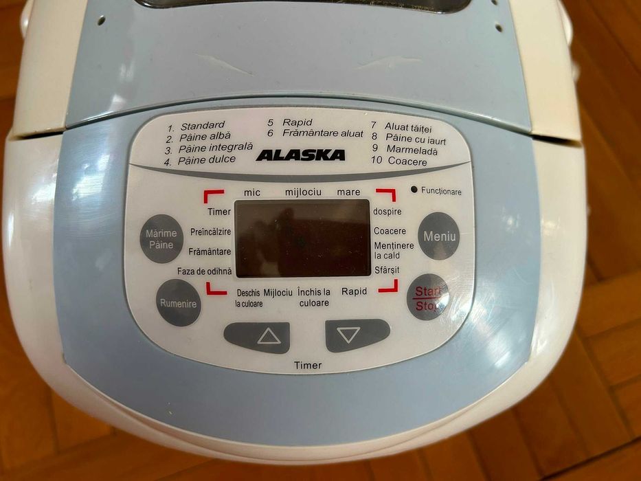 Masina de facut paine Alaska BM 2000, in stare buna, complet functionala si bine pastrata