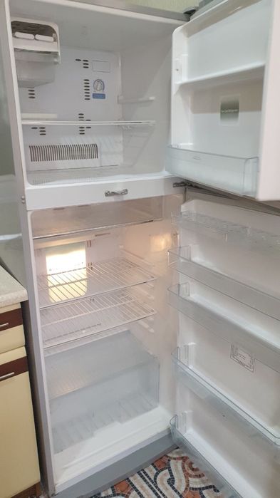 Холодильник TOSHIBA