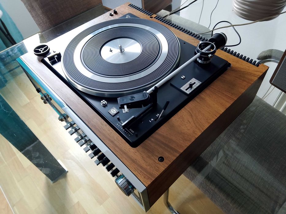 Telefunken 4040 HI-FI center cu pick-up PE 3046 , radio si amplificare 2 X 22 Wati 4 Ohmi si boxe Nordmende LB 400 complet revizuit