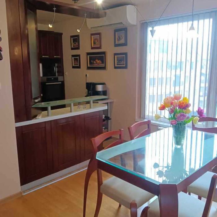 Апартамент с четири спални в район Чаталджа!