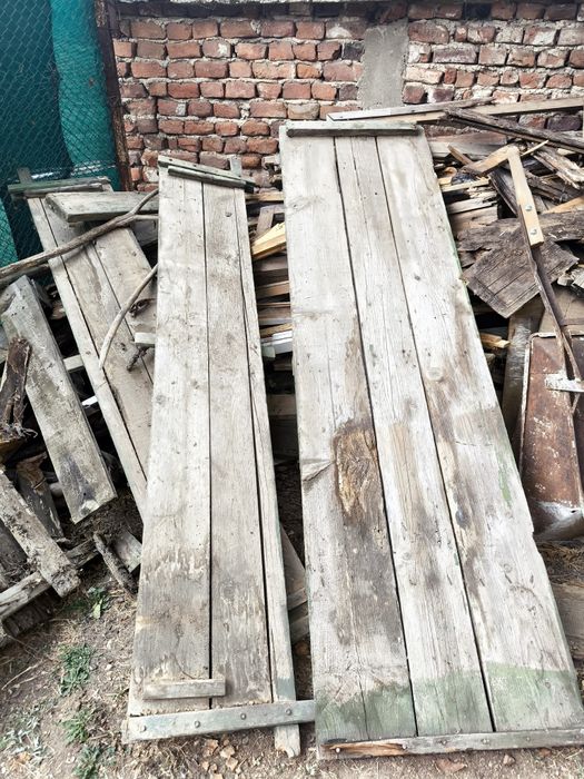 Разглобена и добре запазена каруца (без колела вече)