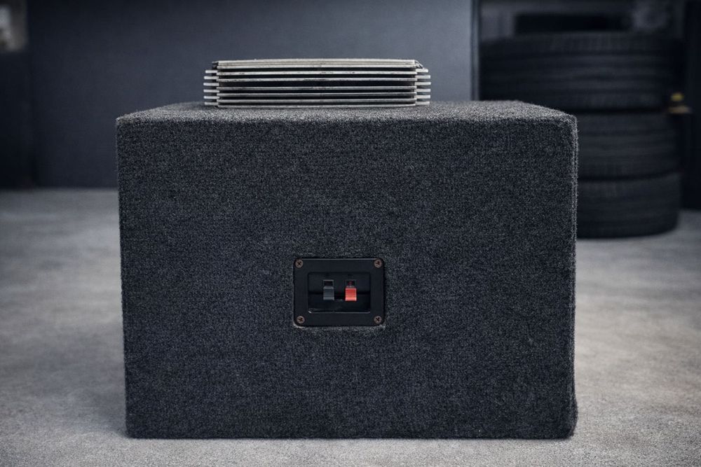 [ПРОМО] 10” бас каса + усилвател 1000W – готов комплект