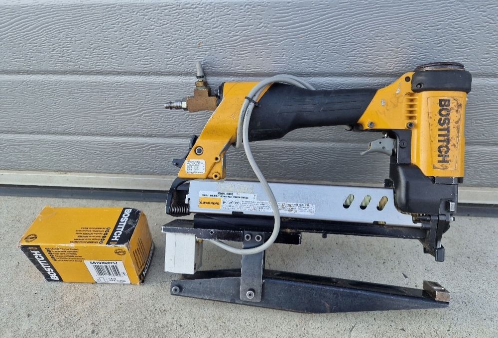 Capsator BOSTITCH ESD-450S2 cu 6 straturi