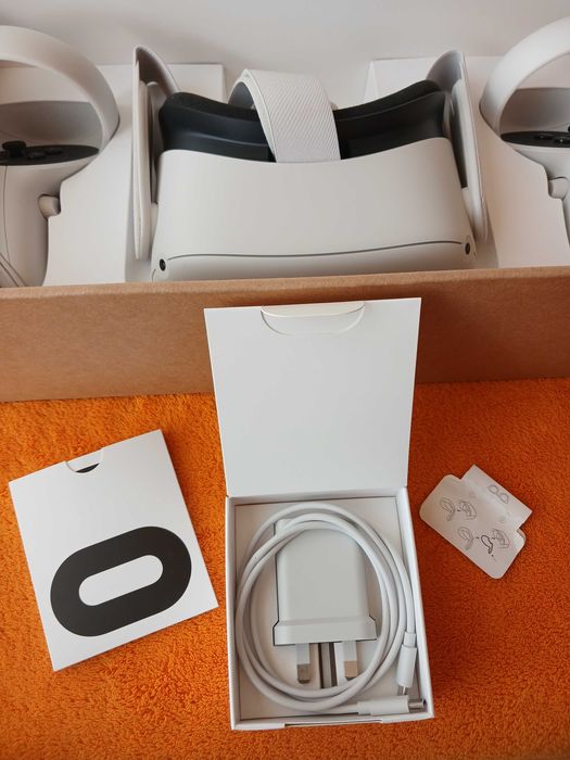Oculus Quest 2 64GB – като нов, използван 4 пъти, пълен комплект