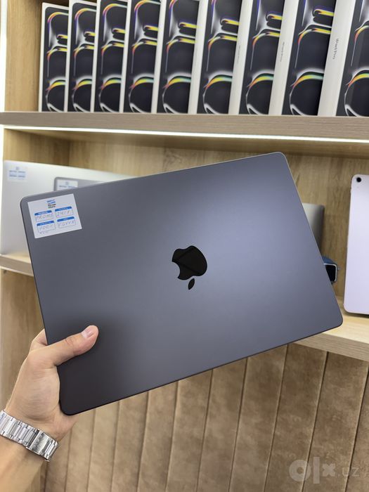 Macbook Pro 14” M5 24/1 Space Black 4 cycle 100% IDEAL