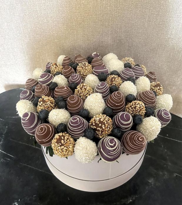 Клубника в шоколаде Корзинамен