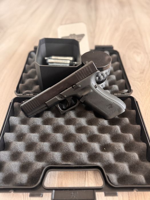 Glock 17 Gen 5 T4E .43 cal CO2 pistol Umarex