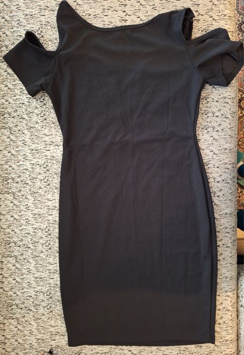 Рокля с бродерия