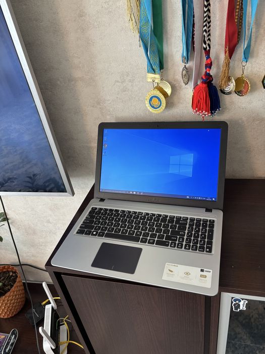 Продам ноутбук asus