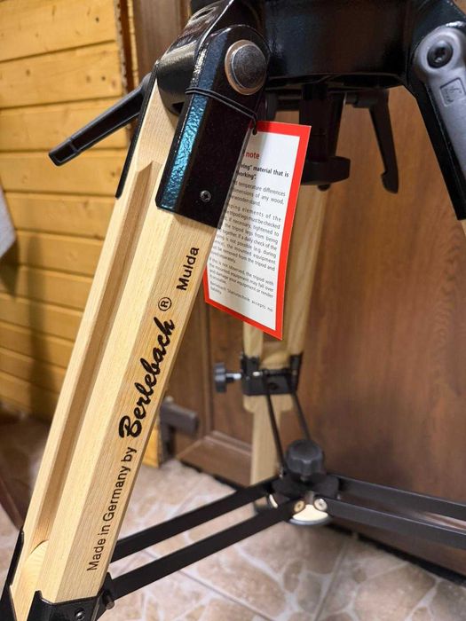Trepied Berlebach UNI 4 – nou, premium, lemn – cu accesorii originale