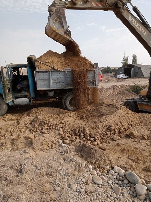 ЗиЛе самасвале чистый жёлтый грунт доставка. ЗиЛда турпок бор доставка