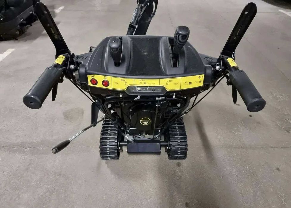 Снегоуборщик Champion STT1170E