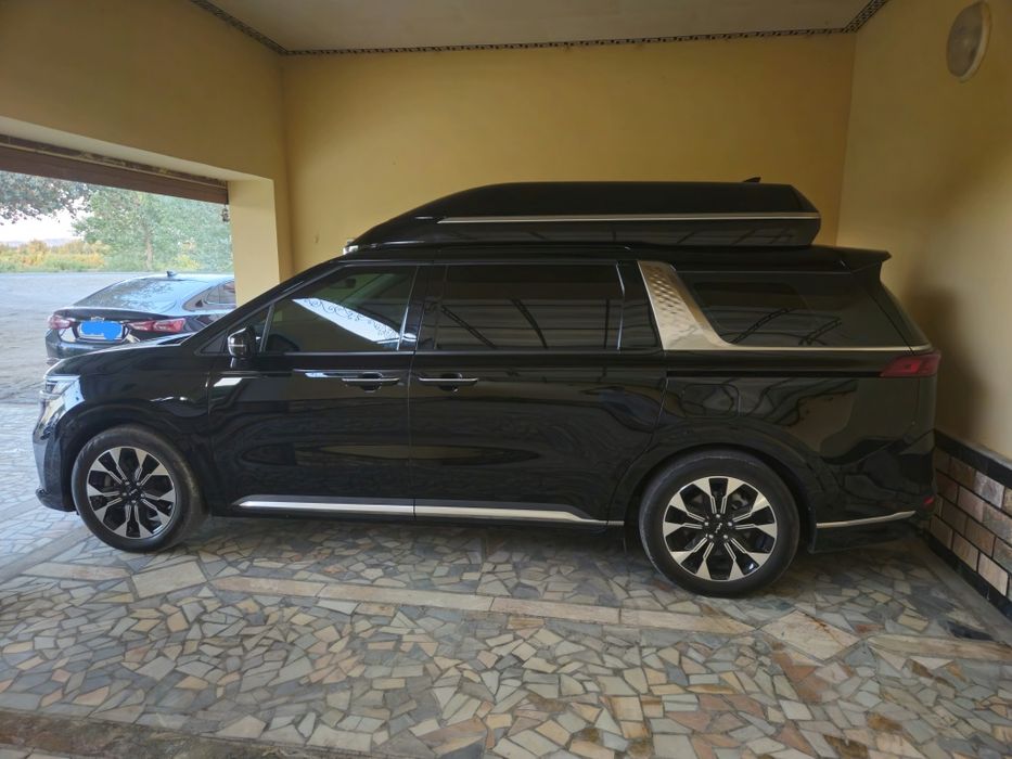 Kia carnival Hi limusine