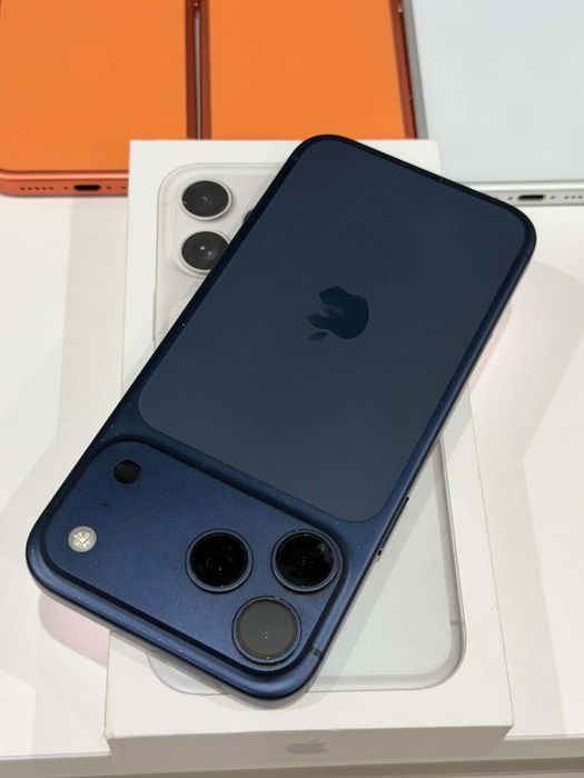 iPhone 17 Pro Max Deep Blue