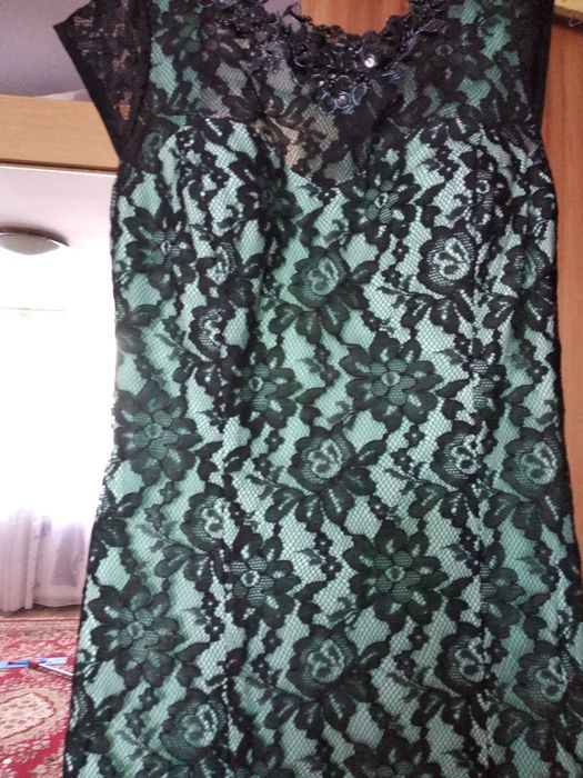 Rochie gala lunga cu trena de dantela