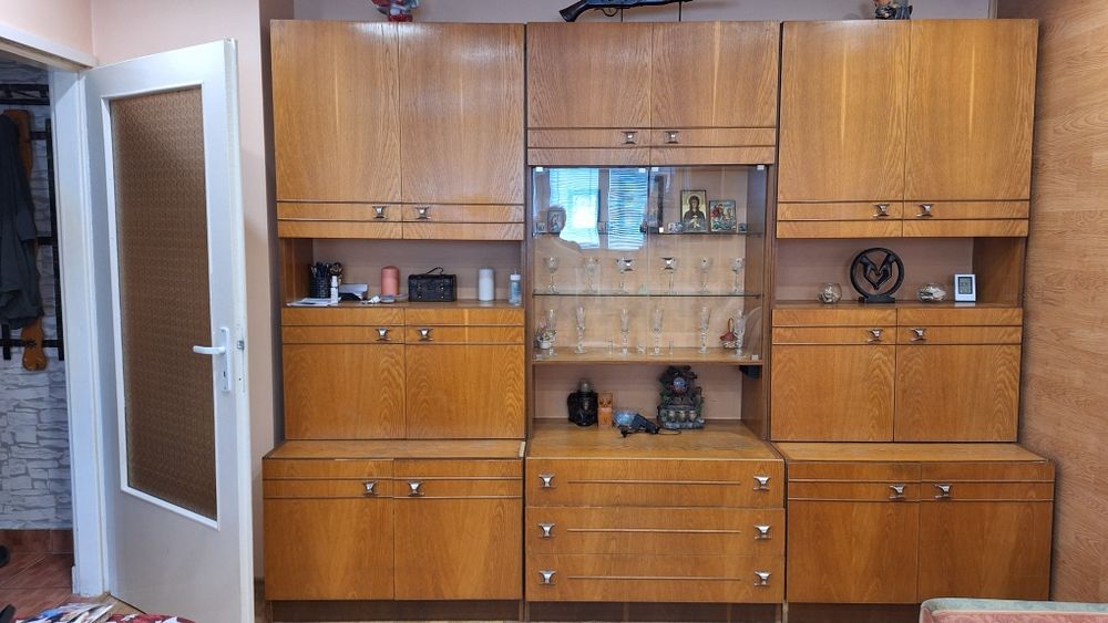 Продавам холна секция