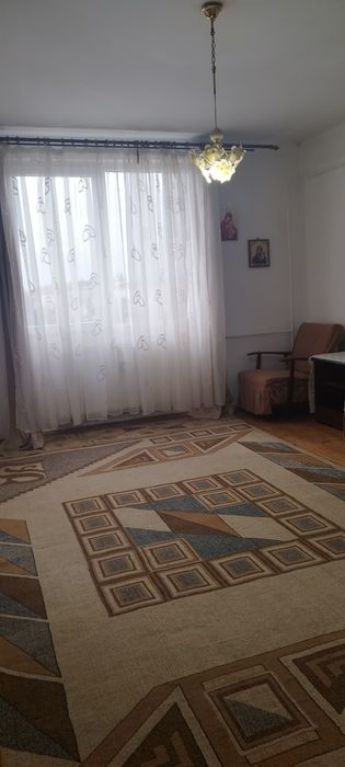 Ofer spre închiriere garsoniera