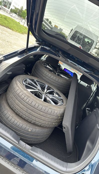 Toyota CHR 1.8 benzina hibrid