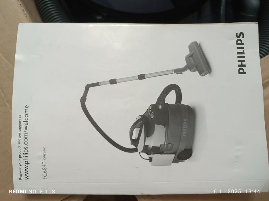 моющий пылесос Philips FC 6843