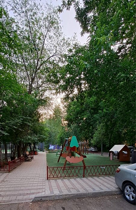 продам 3 к.кв. иманова 34