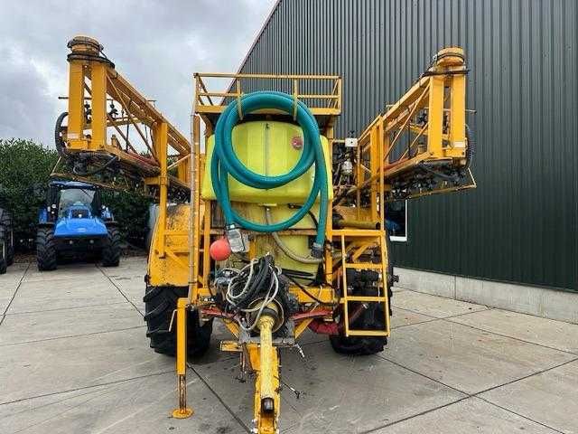 Masina de erbicidat Dubex - 2500 Litri , latime 27 m