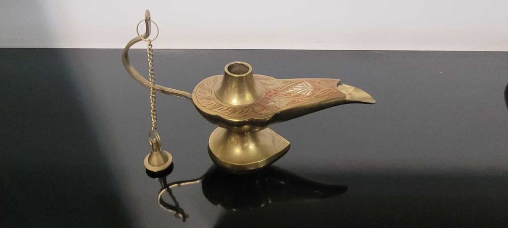 Lampa orientala din alama / bronz (Lampă Aladdin Chirag)