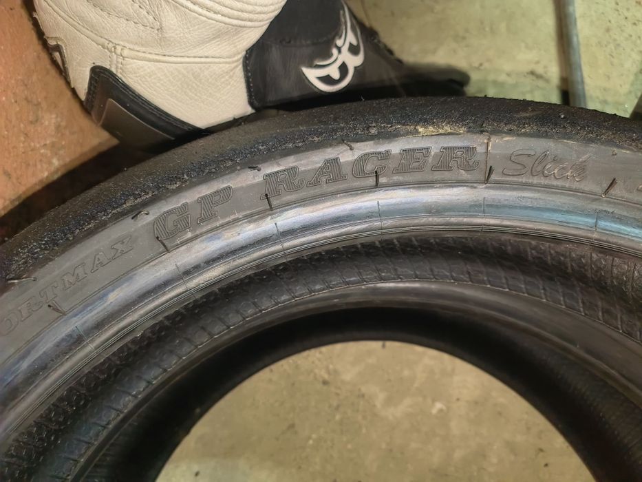 Сликове Dunlop и Pirelli