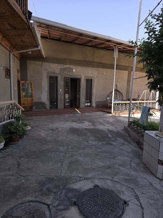 Ховли сотилади Наманган шахрида центра жойлашкан