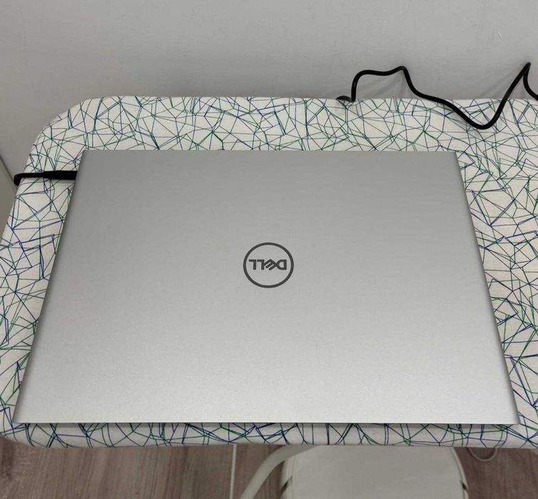 Dell Vostro 5471 / Core i7 / Radeon / SSD + HDD / 8 ГБ