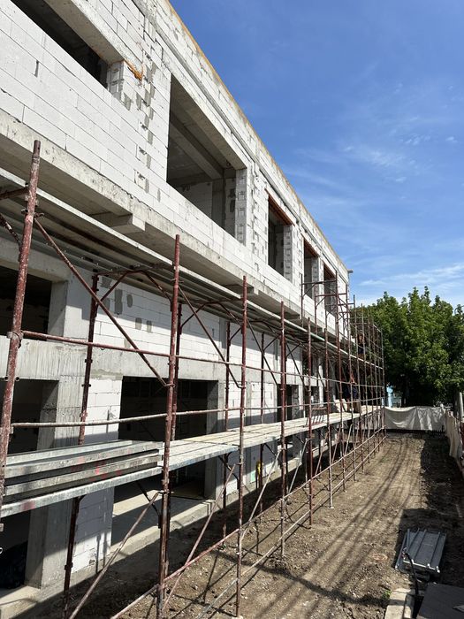 Inchiriez schela ieftin