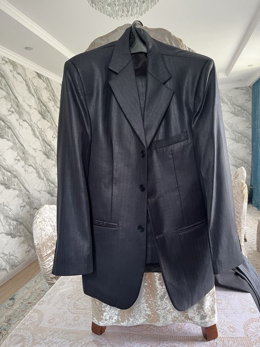 Продам костюмы совершенно новые