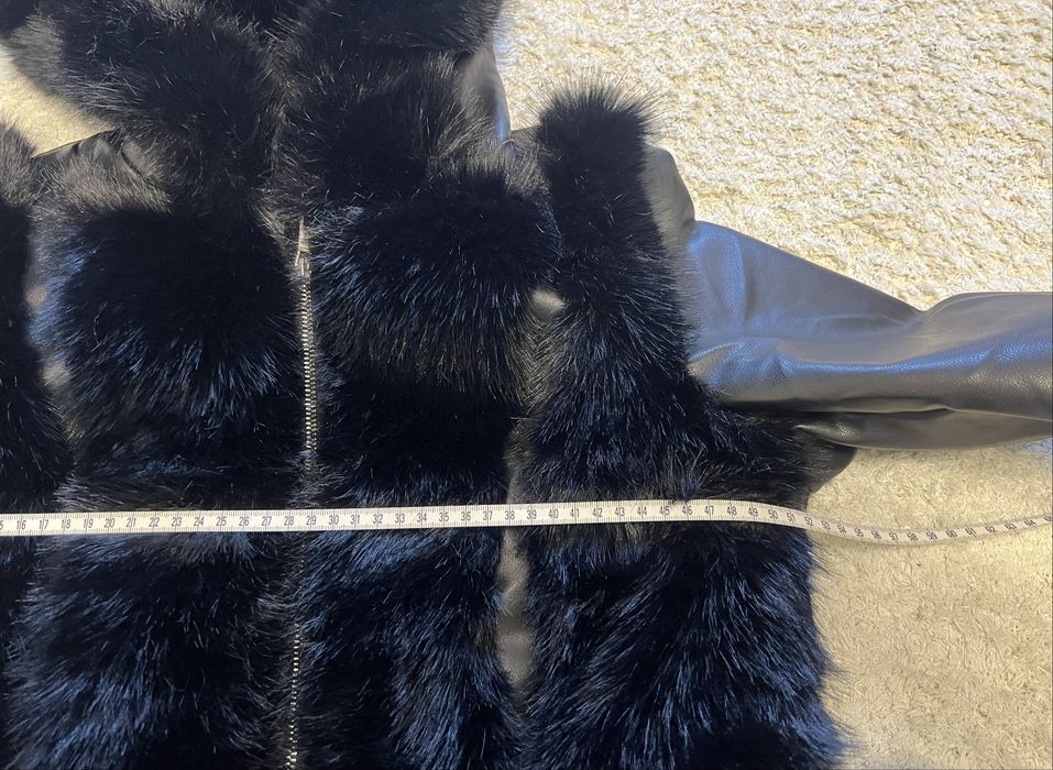 Дамско кожено яке с еко косъм