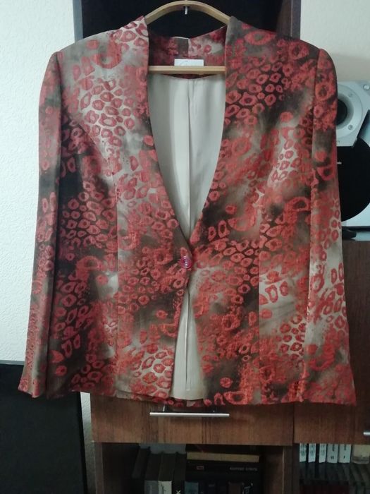 Пиджаки и одна кофта